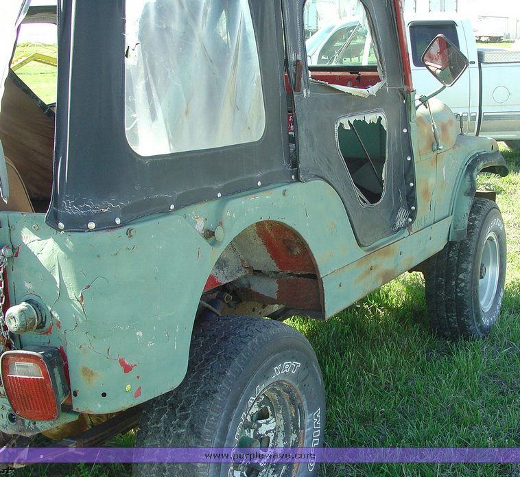 image for item 1000 1975 Jeep