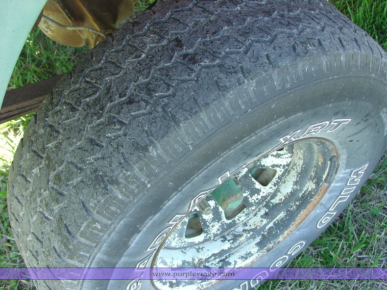 image for item 1000 1975 Jeep