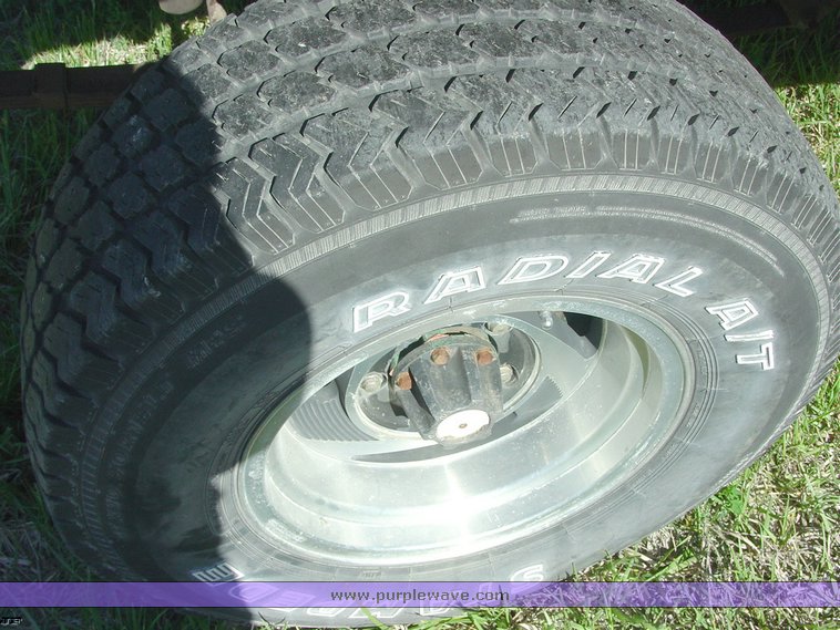 image for item 1000 1975 Jeep