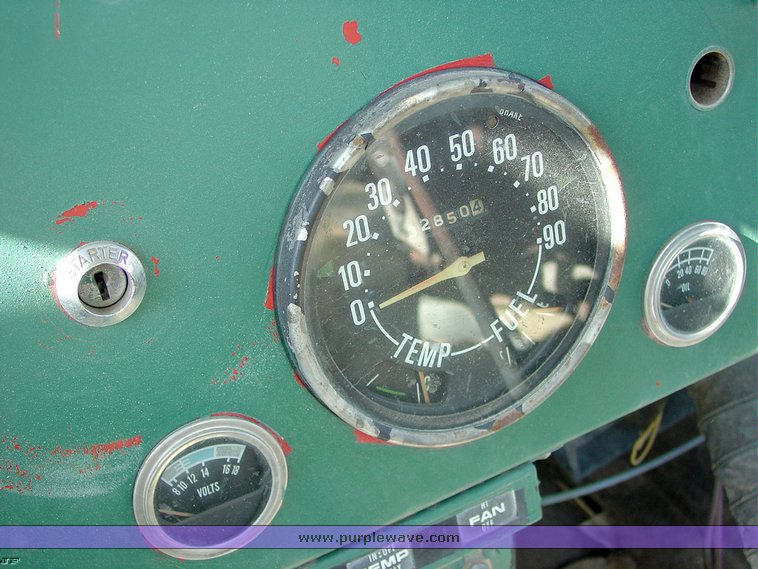 image for item 1000 1975 Jeep