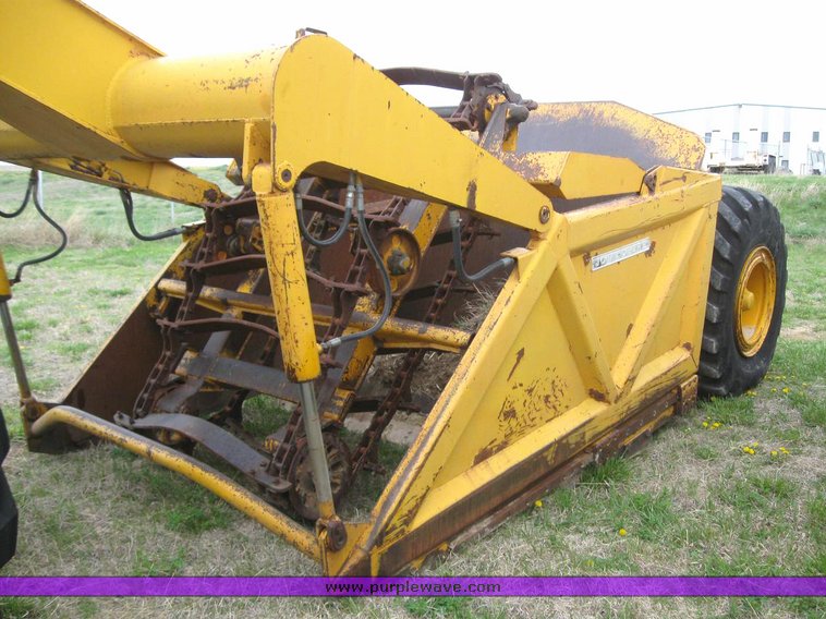 image for item 6270 1963 John Deere 5010 scraper