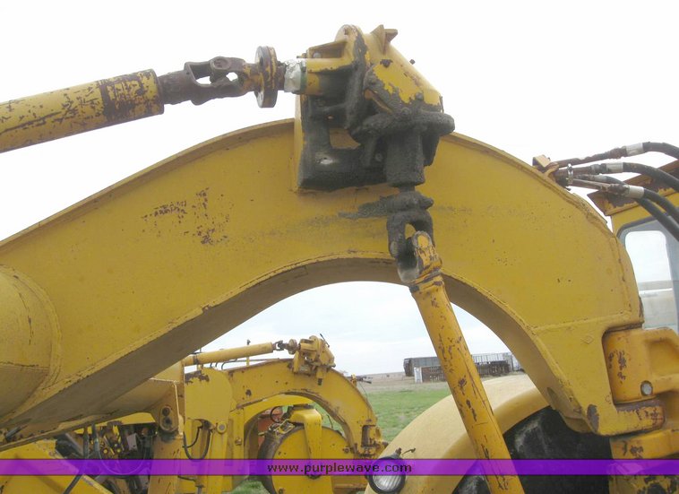 image for item 6270 1963 John Deere 5010 scraper