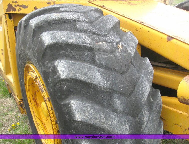 image for item 6270 1963 John Deere 5010 scraper