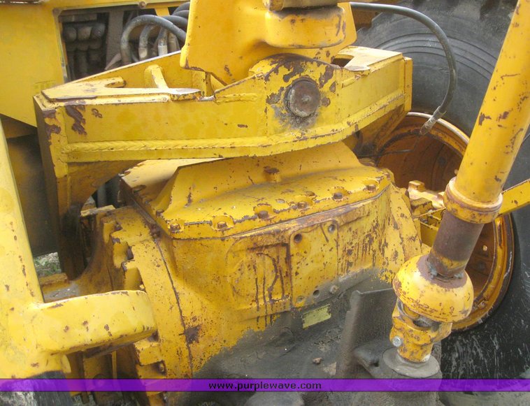 image for item 6270 1963 John Deere 5010 scraper