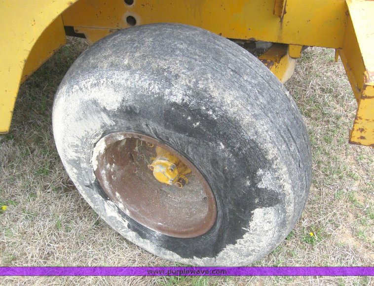 image for item 6270 1963 John Deere 5010 scraper