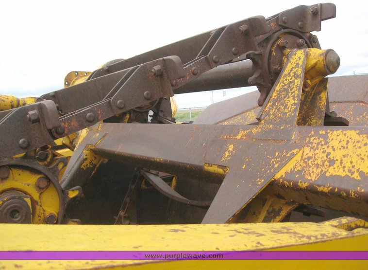 image for item 6271 John Deere 5010 scraper