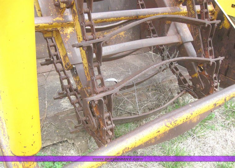 image for item 6271 John Deere 5010 scraper