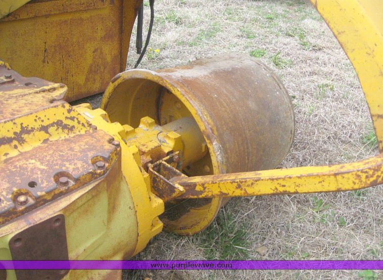 image for item 6271 John Deere 5010 scraper