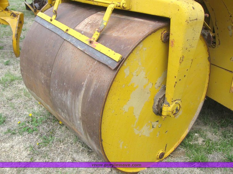 image for item 6272 Ferguson 8 - 12 Ton roller compactor