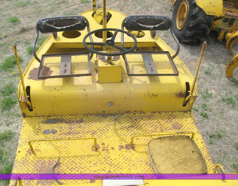 image for item 6272 Ferguson 8 - 12 Ton roller compactor