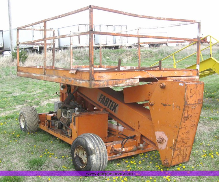image for item 6273 Fabteck scissor lift