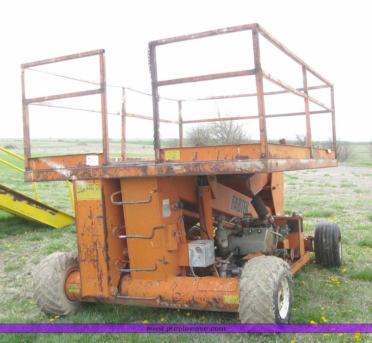 image for item 6273 Fabteck scissor lift