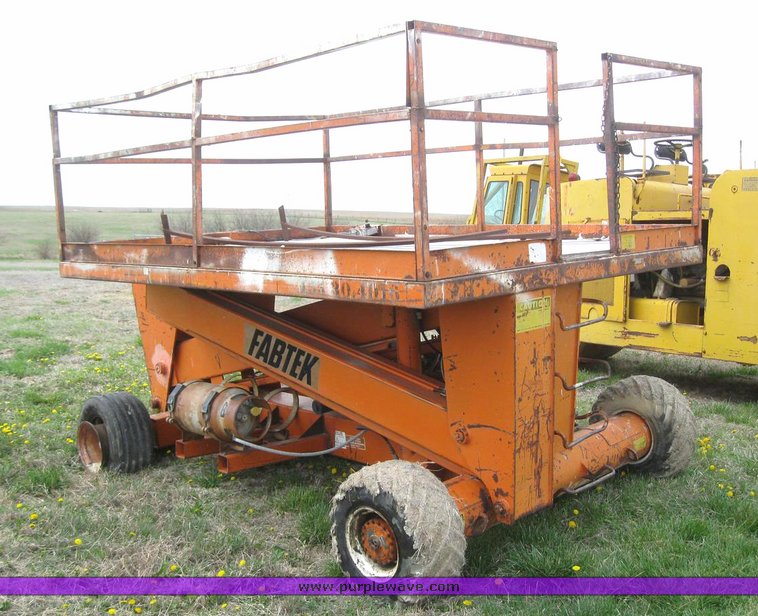 image for item 6273 Fabteck scissor lift
