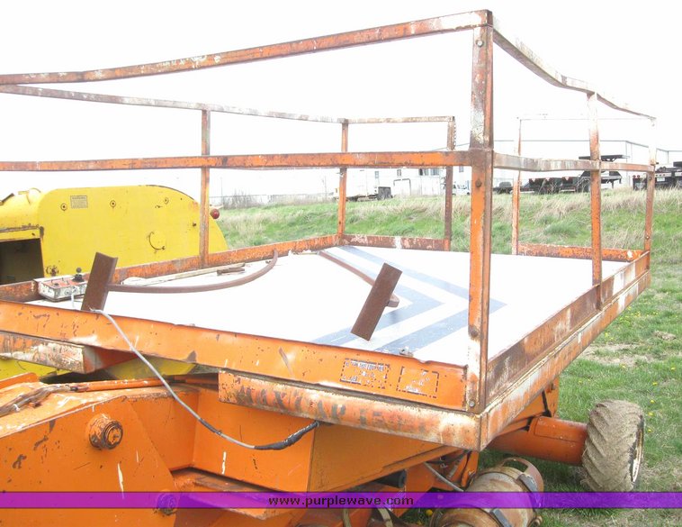 image for item 6273 Fabteck scissor lift