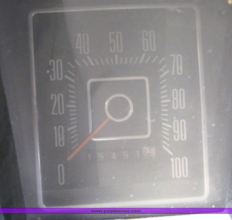 image for item 6282 1975 Ford F350 flatbed pickup