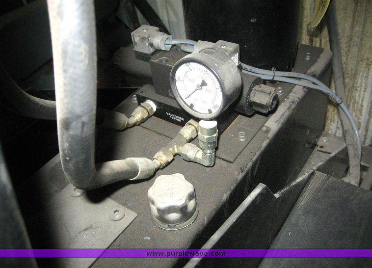 image for item 6336 Parker fluid Connections hydraulic hose crimping machine