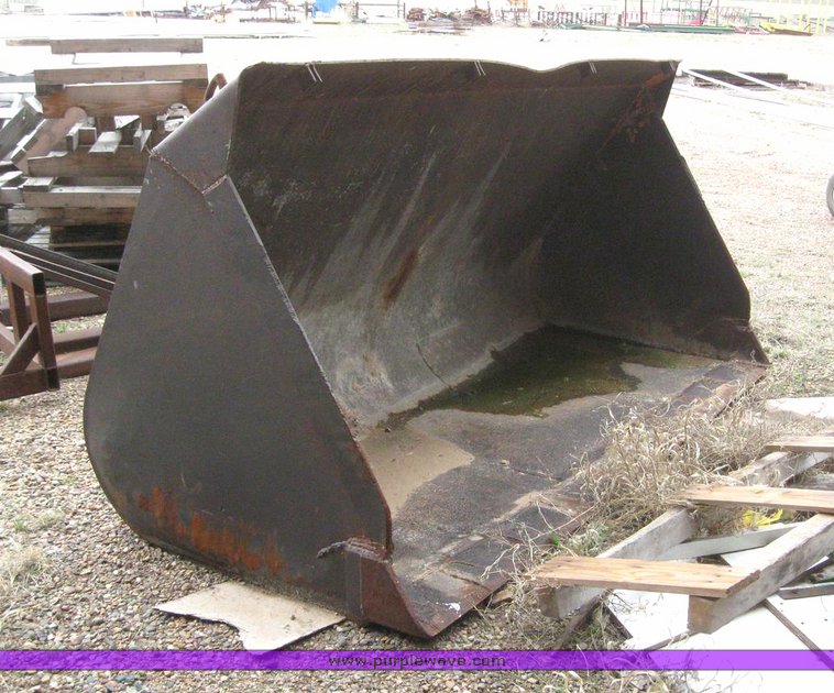 image for item 6340 9' five cubic yard bucket