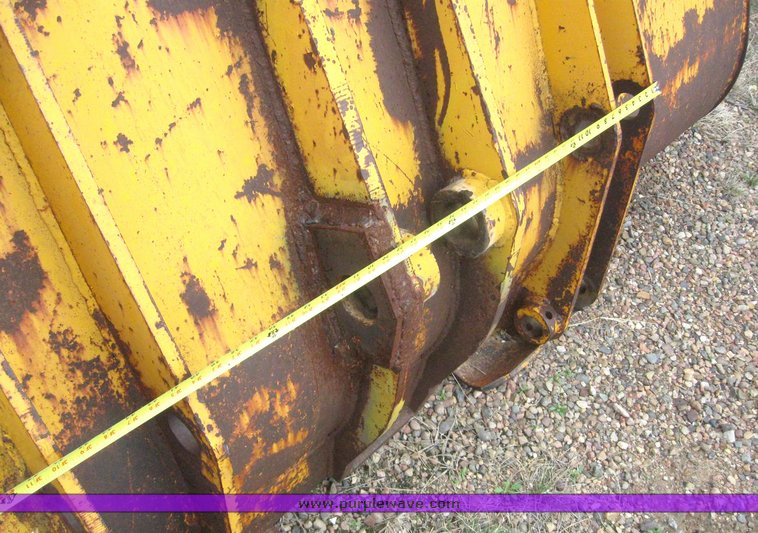 image for item 6340 9' five cubic yard bucket