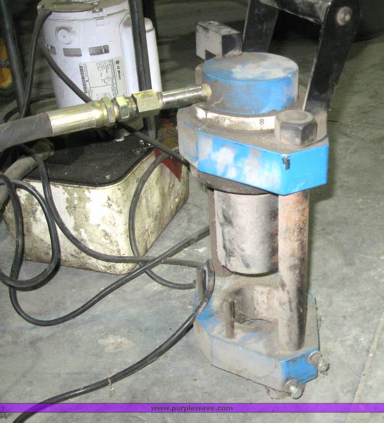 Dayco EC30 crimper with power unit in Liberal, KS Item 6342 sold