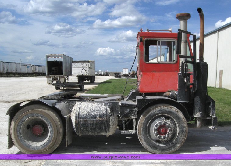 image for item 6444 American Coleman 3044BC1 yard truck