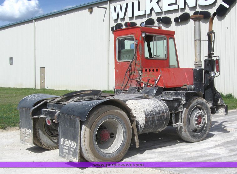 image for item 6444 American Coleman 3044BC1 yard truck