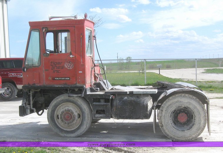 image for item 6444 American Coleman 3044BC1 yard truck