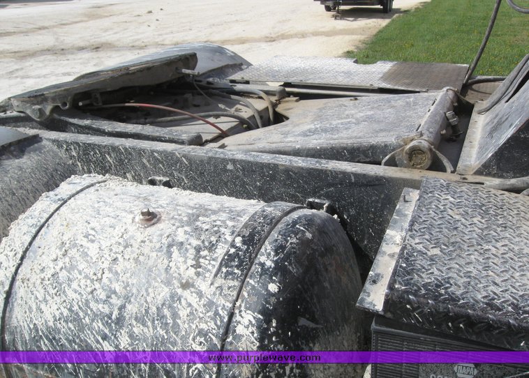 image for item 6444 American Coleman 3044BC1 yard truck