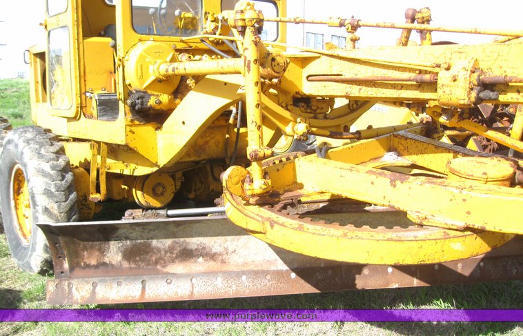 image for item 6446 Caterpillar 12 8T motor grader