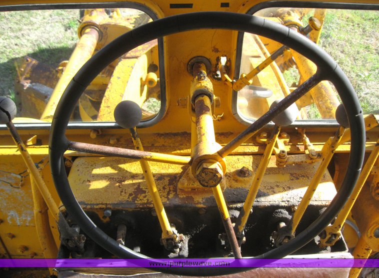 image for item 6446 Caterpillar 12 8T motor grader