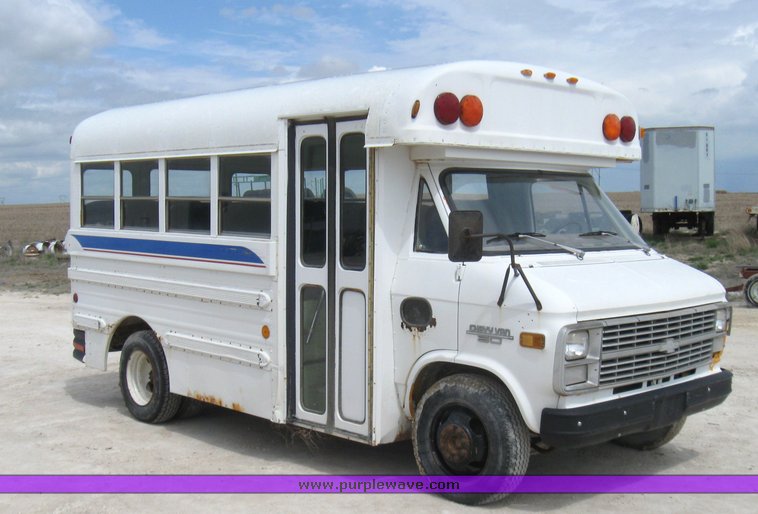 image for item 7041 1983 Chevrolet 30 16 passenger bus