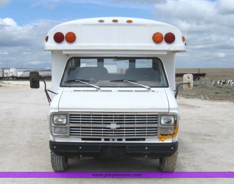 image for item 7041 1983 Chevrolet 30 16 passenger bus