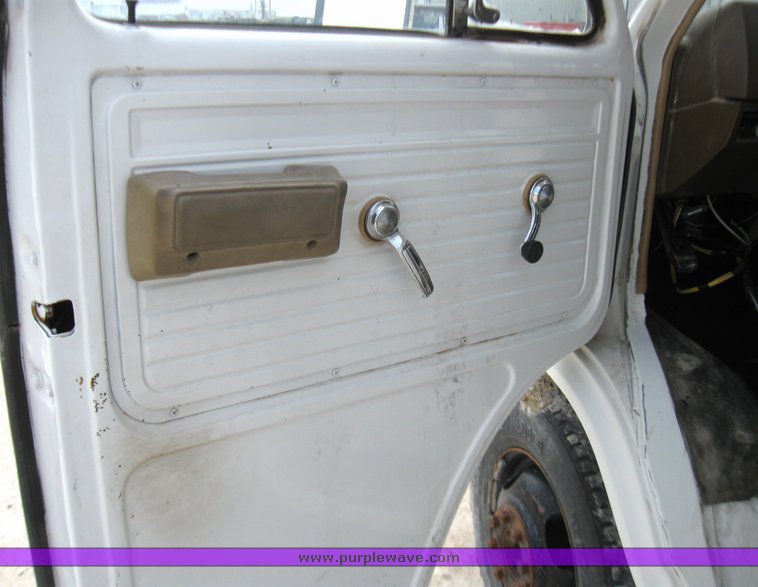 image for item 7041 1983 Chevrolet 30 16 passenger bus