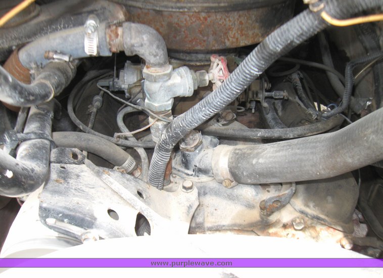 image for item 7041 1983 Chevrolet 30 16 passenger bus