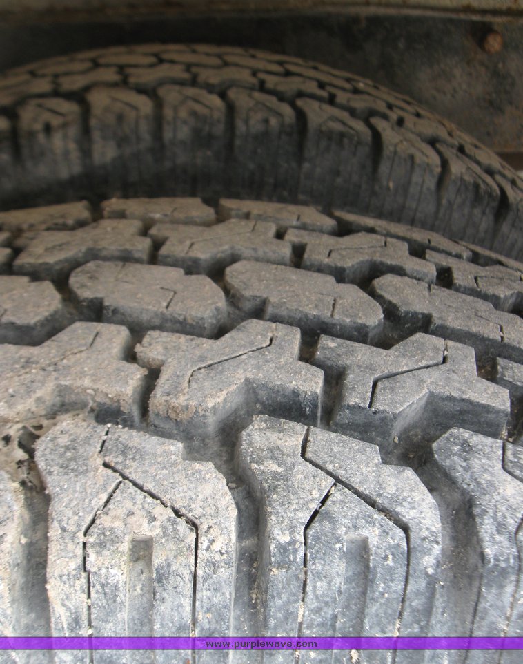 image for item 7041 1983 Chevrolet 30 16 passenger bus