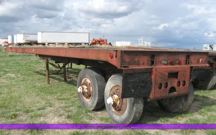 image for item 7043 Tandem axle float trailer