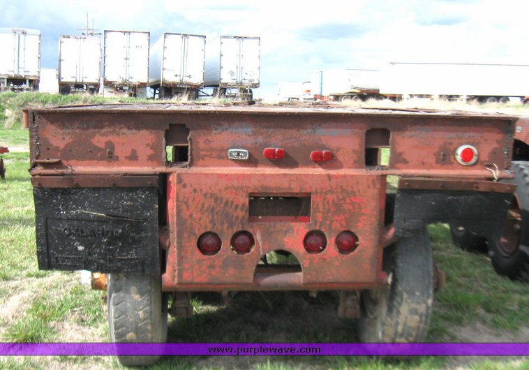 image for item 7043 Tandem axle float trailer