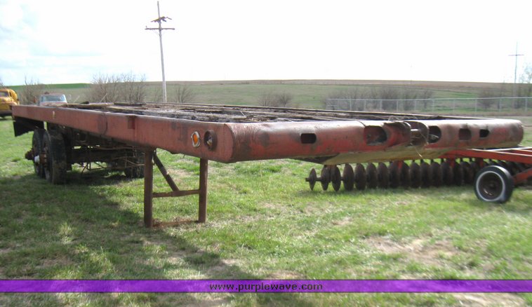 image for item 7043 Tandem axle float trailer