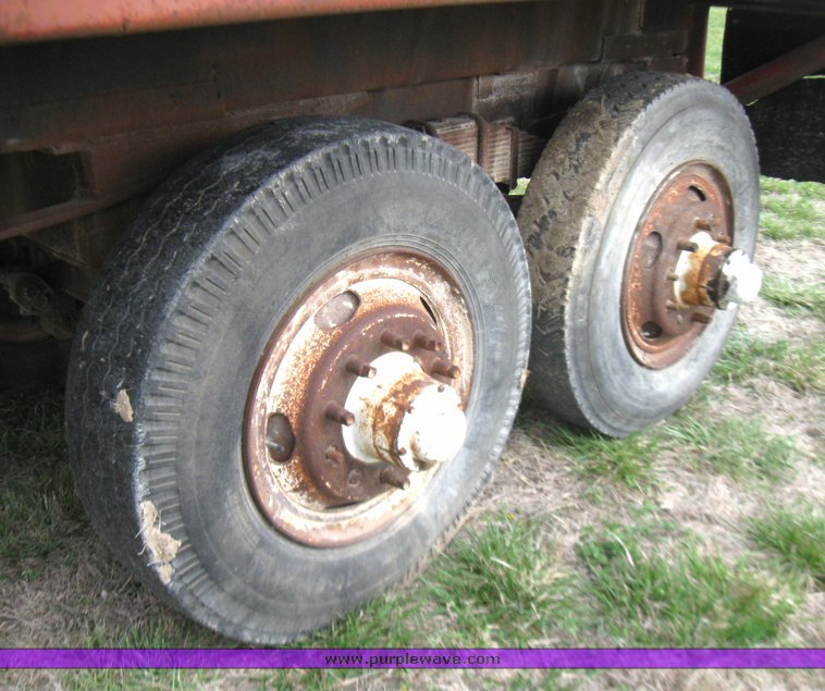 image for item 7043 Tandem axle float trailer