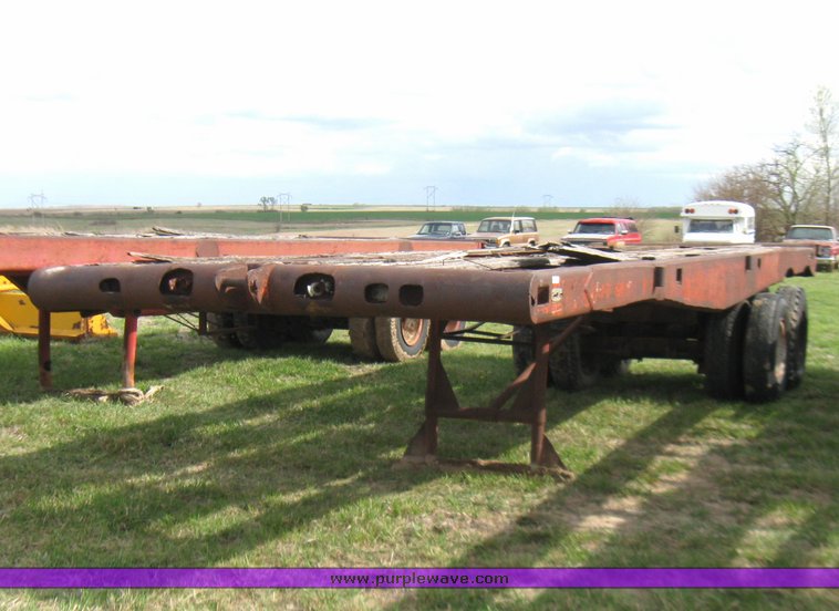 image for item 7044 Tandem axle float trailer