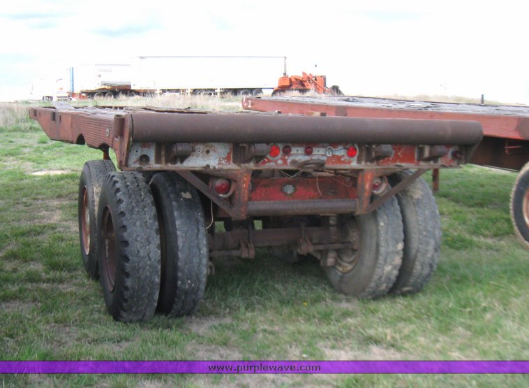 image for item 7044 Tandem axle float trailer