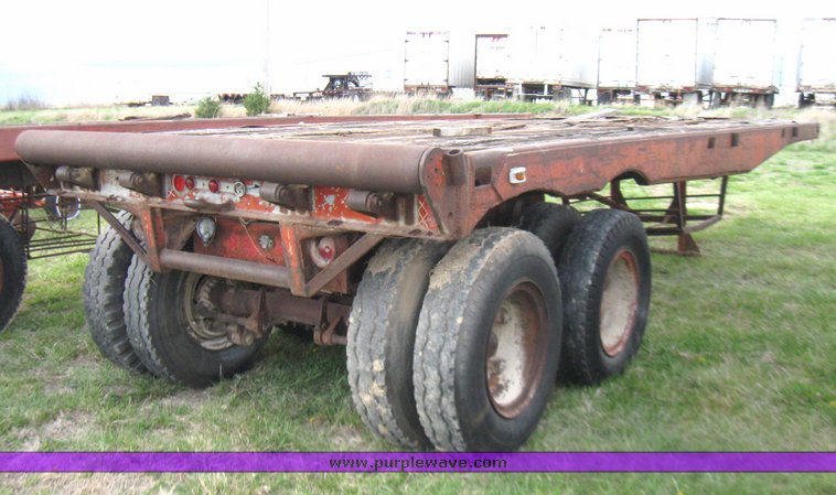 image for item 7044 Tandem axle float trailer