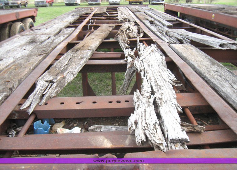 image for item 7044 Tandem axle float trailer