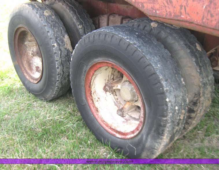 image for item 7044 Tandem axle float trailer