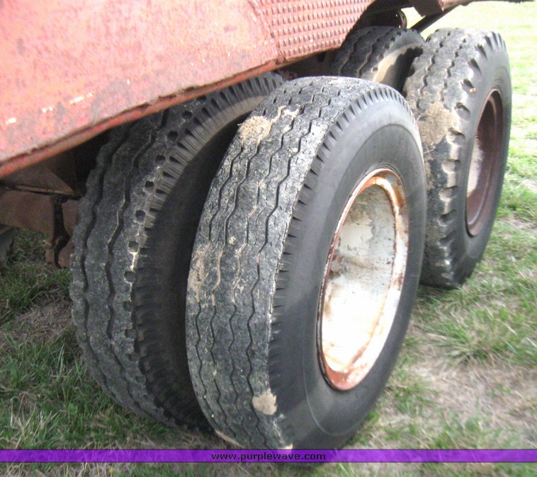 image for item 7044 Tandem axle float trailer