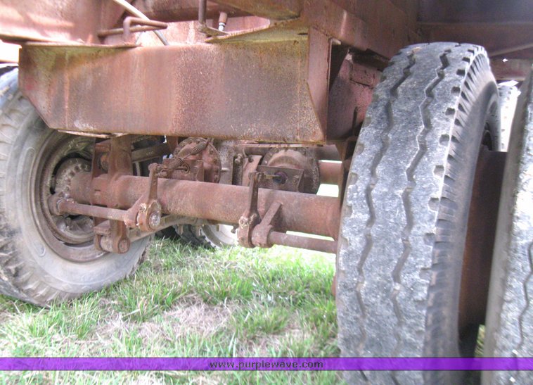 image for item 7044 Tandem axle float trailer