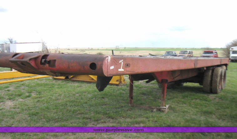 image for item 7045 Tandem axle float trailer