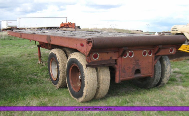 image for item 7045 Tandem axle float trailer