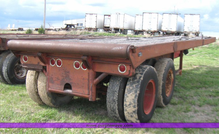 image for item 7045 Tandem axle float trailer
