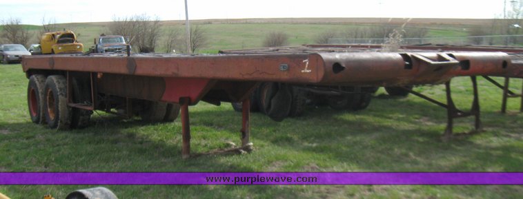 image for item 7045 Tandem axle float trailer