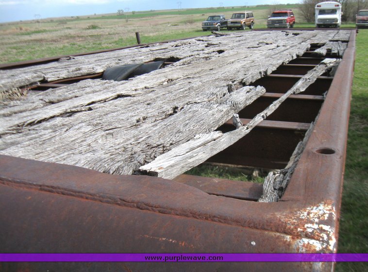 image for item 7045 Tandem axle float trailer